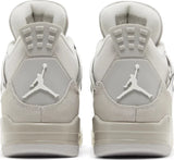 Jordan 4 Retro
Frozen Moments (W)
