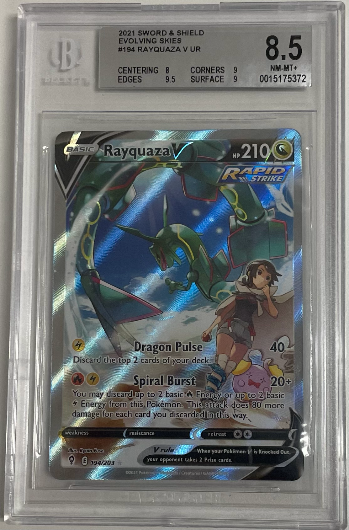 Rayquaza V 194/203 Evolving Skies - 2021 Pokemon - BGS 8.5